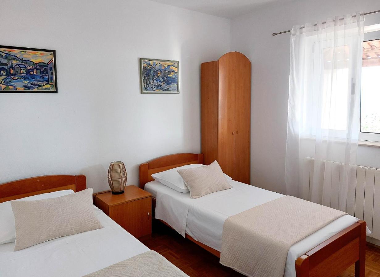 Apartments Natalia Supetar Zewnętrze zdjęcie