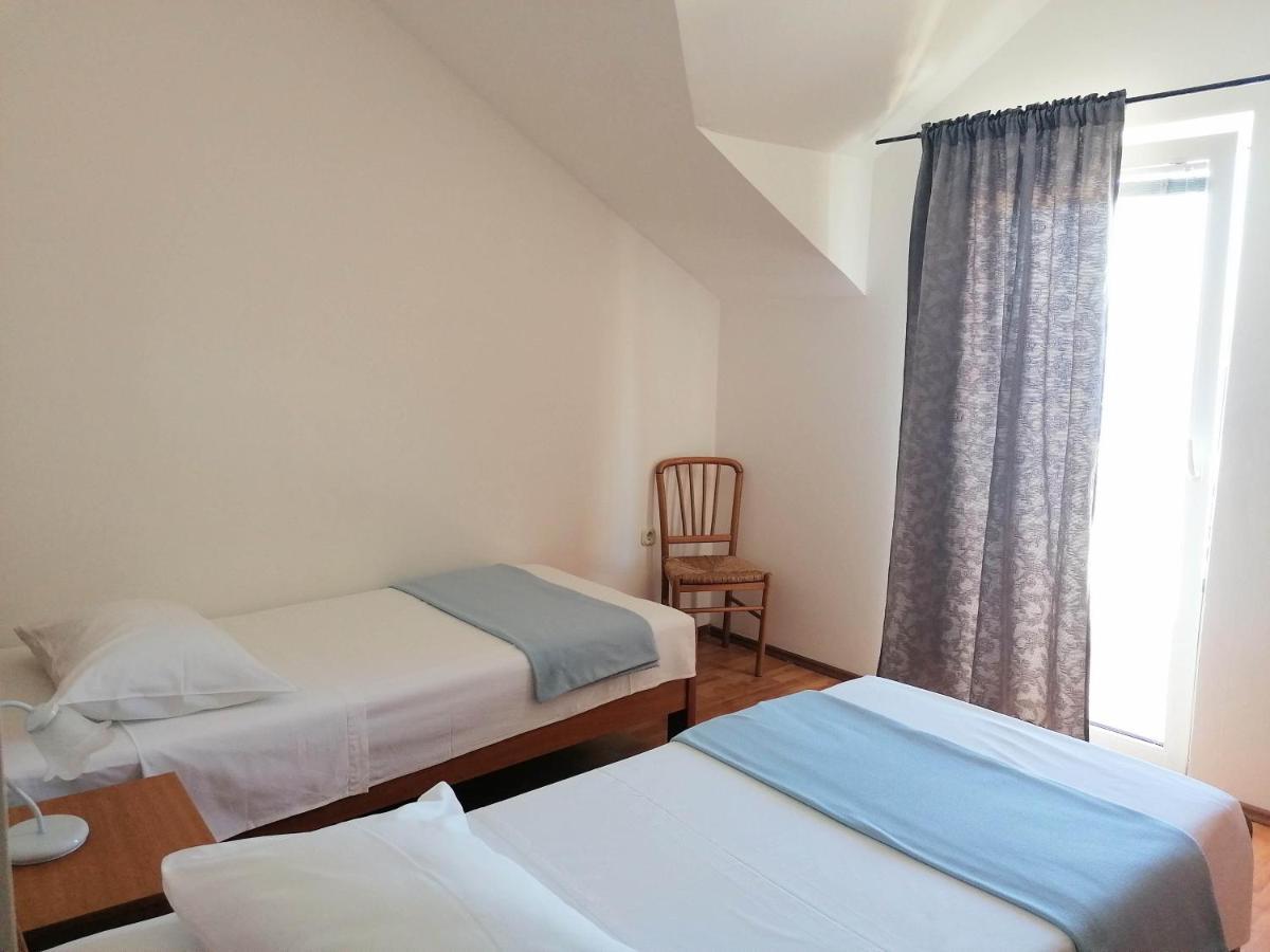Apartments Natalia Supetar Zewnętrze zdjęcie