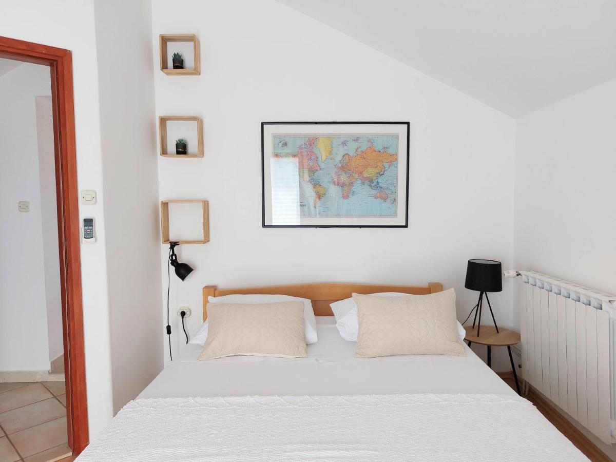 Apartments Natalia Supetar Zewnętrze zdjęcie