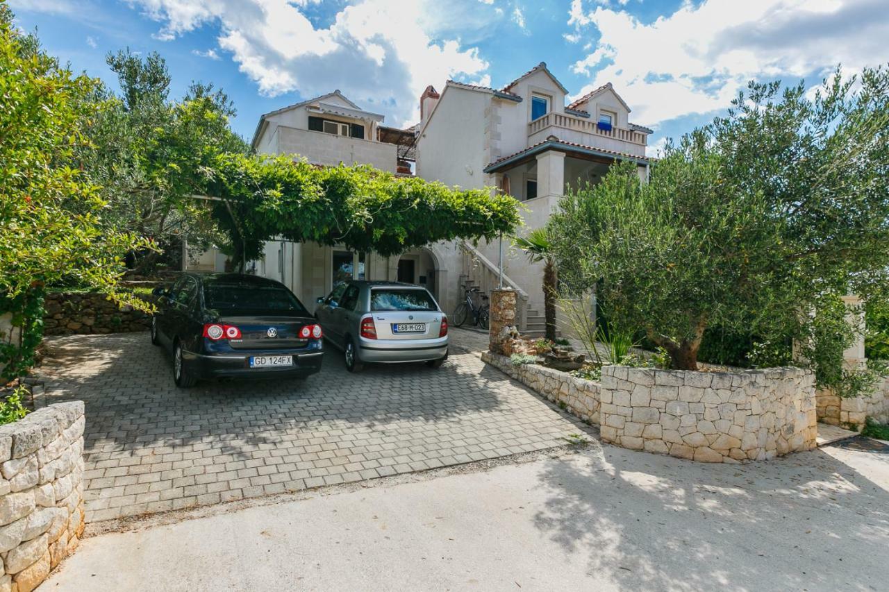 Apartments Natalia Supetar Zewnętrze zdjęcie
